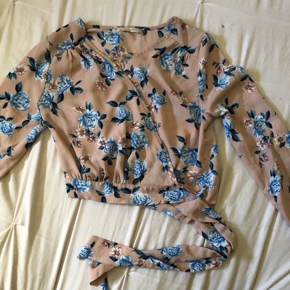 Pink long sleeve crop top